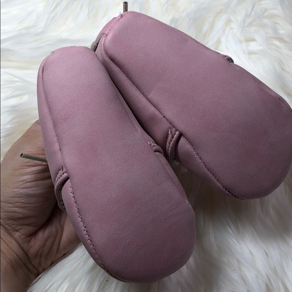 ❣️5 for $25 💕 Girls pink lace up soft sole baby oxfords - Picture 7 of 8